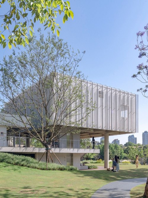 Expanded metal curtain Wall